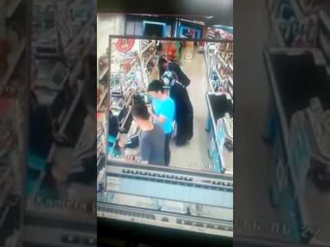 A101'de türbanlı kadın böyle taciz edildi!