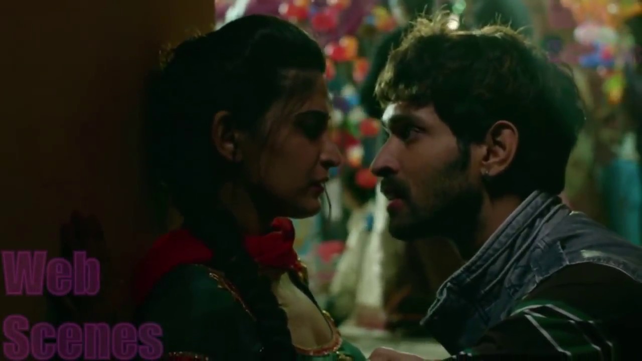 Aahana Kumra & Plabita Borthakur Hot Kissing Scene in Lipstick Under My Burkha !!! (HD)