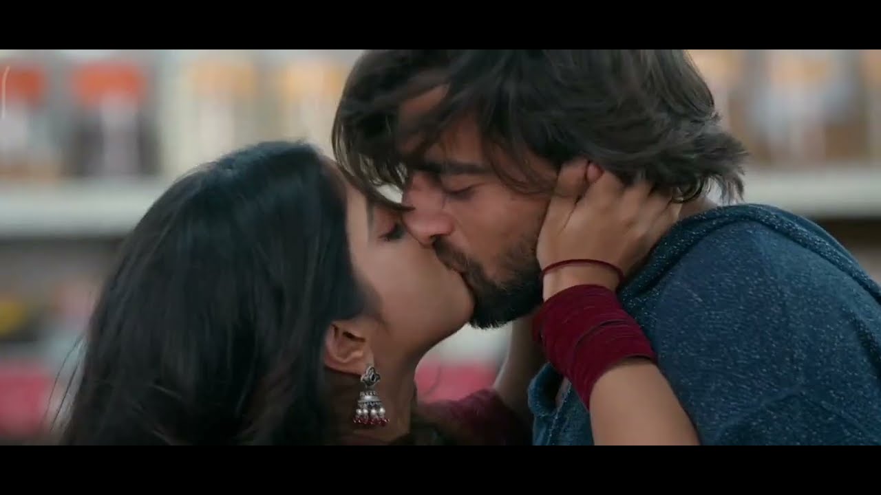 Aashiqana Khushi Dubey kissing scene