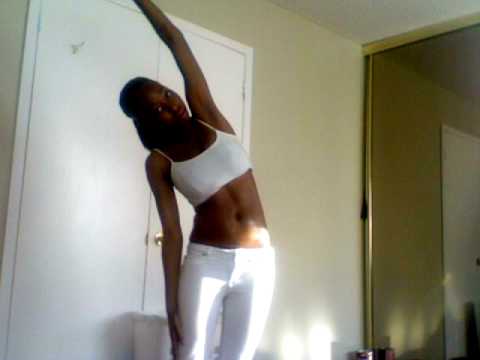 ABS WORKOUT & NAVEL PLAY-PAPARAZZI