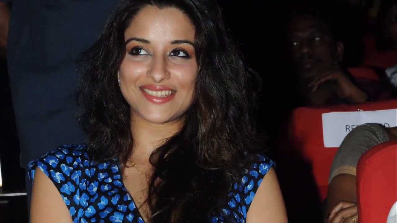 Actress Madhurima Latest PhotoShoot Pics HD
