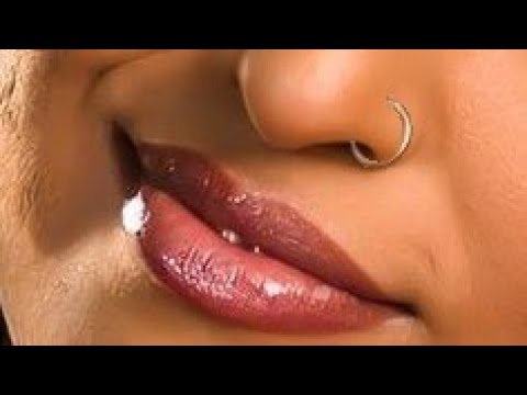 Actress Mamtaz (Mamtaj) Lips Closeup