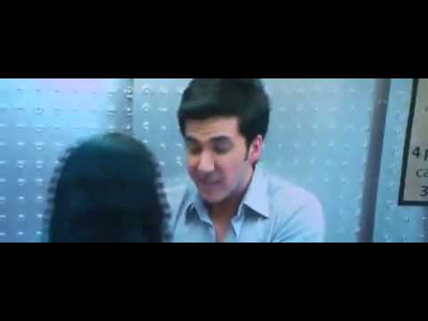 Adah Sharma kiss