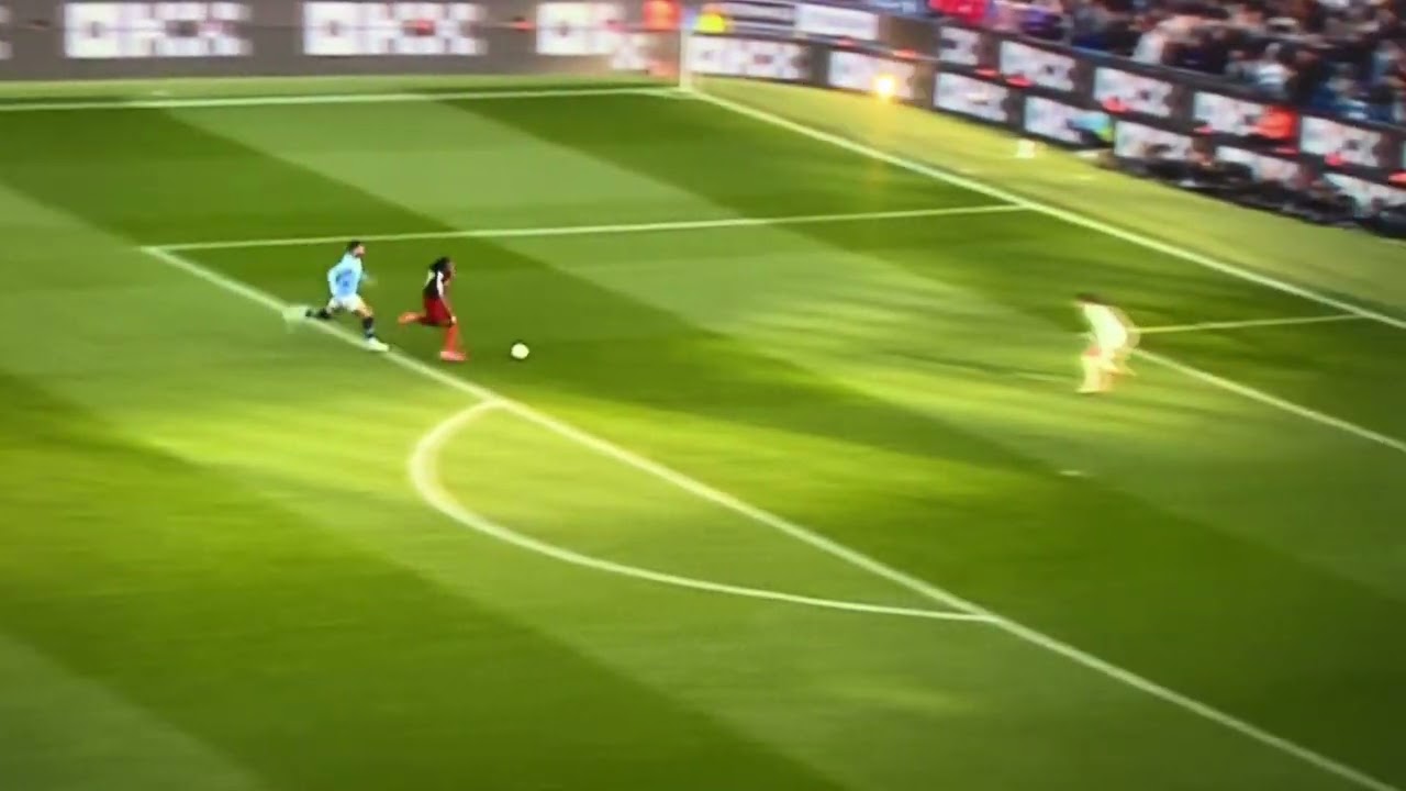 Adama Traore smokes Kyle Walker!!⚡️💨