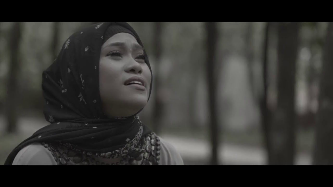 Adel Putri ~ HIJRAH (official video)