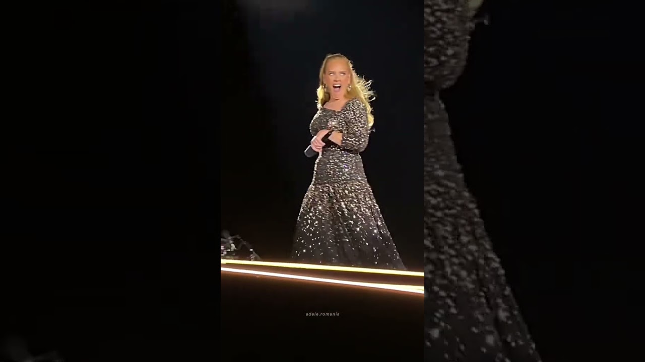 Adele flashing the crowd😭 #adele #adeleinmunich #viral #adelelive