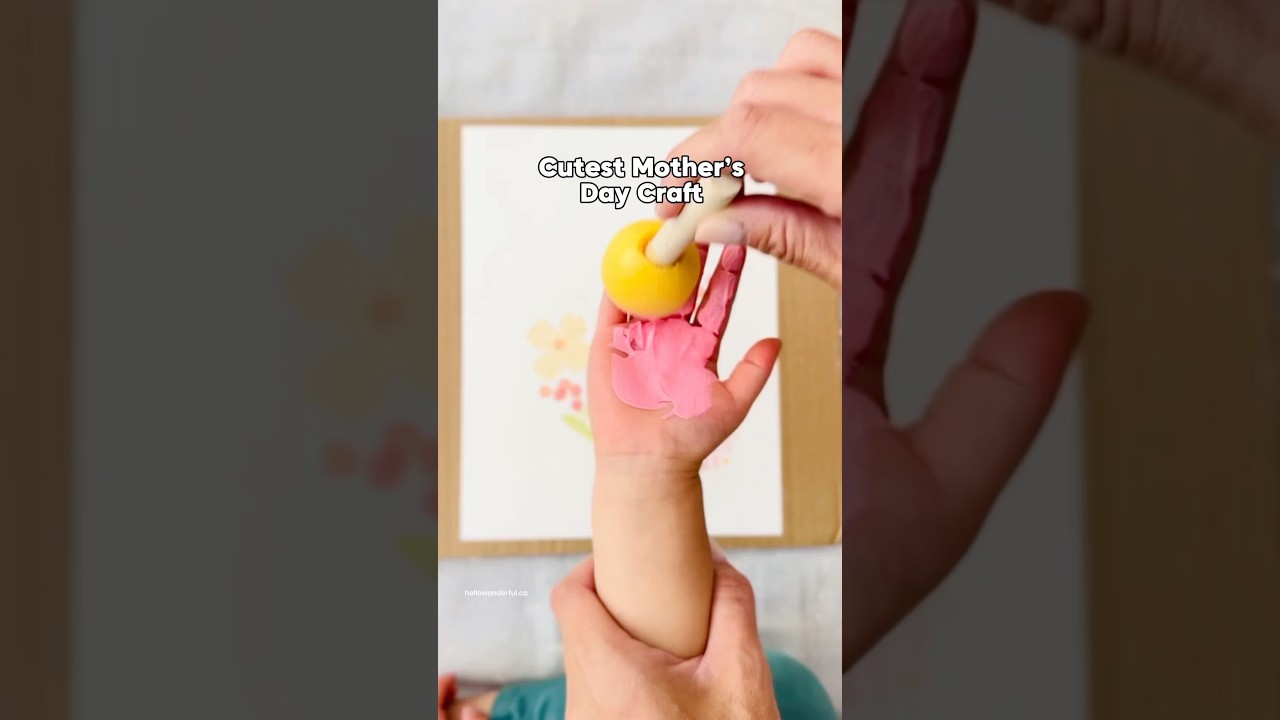 Adorable Mother’s Day handprint Craft 🩷 #mothersdaycraft #handprint art int