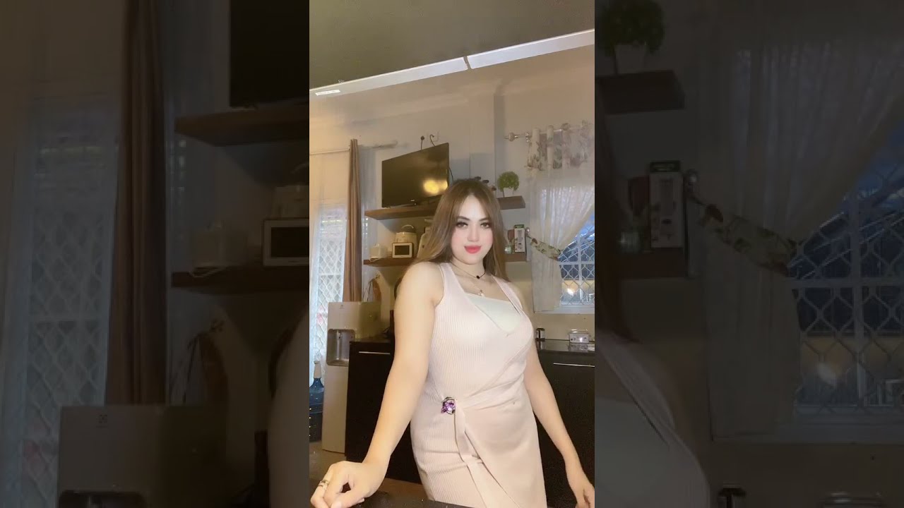 aduh neng debby body mu 😍 #Short
