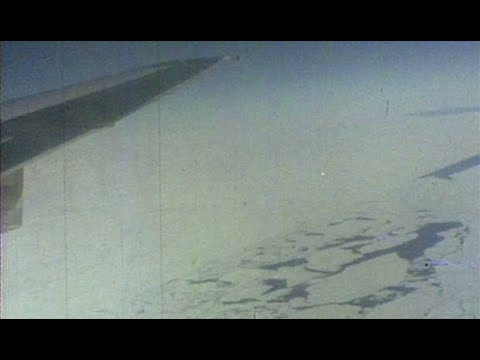 Air NZ flight TE901 before it crashed into Mt Erebus. Warning: content may be upsetting.