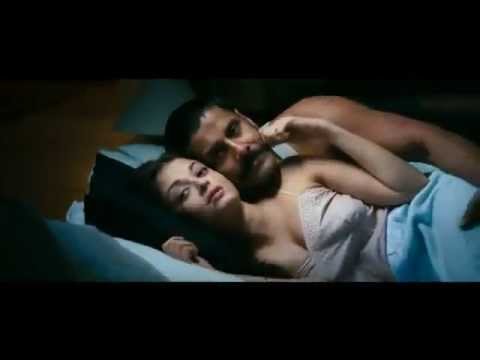Aishwarya Rai Hot Bedroom Scene Boobs Out..