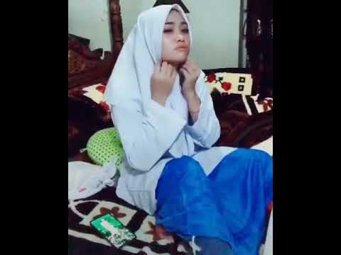Aksi budak sekolah awek