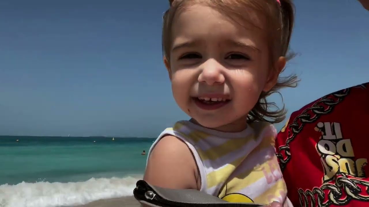 Alessia Plays on the beach - Funny Moments for Kids