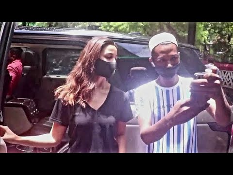 alia bhatt nipple slip || alia bhatt with without bra || alia bhatt wear black t shirt with no bra