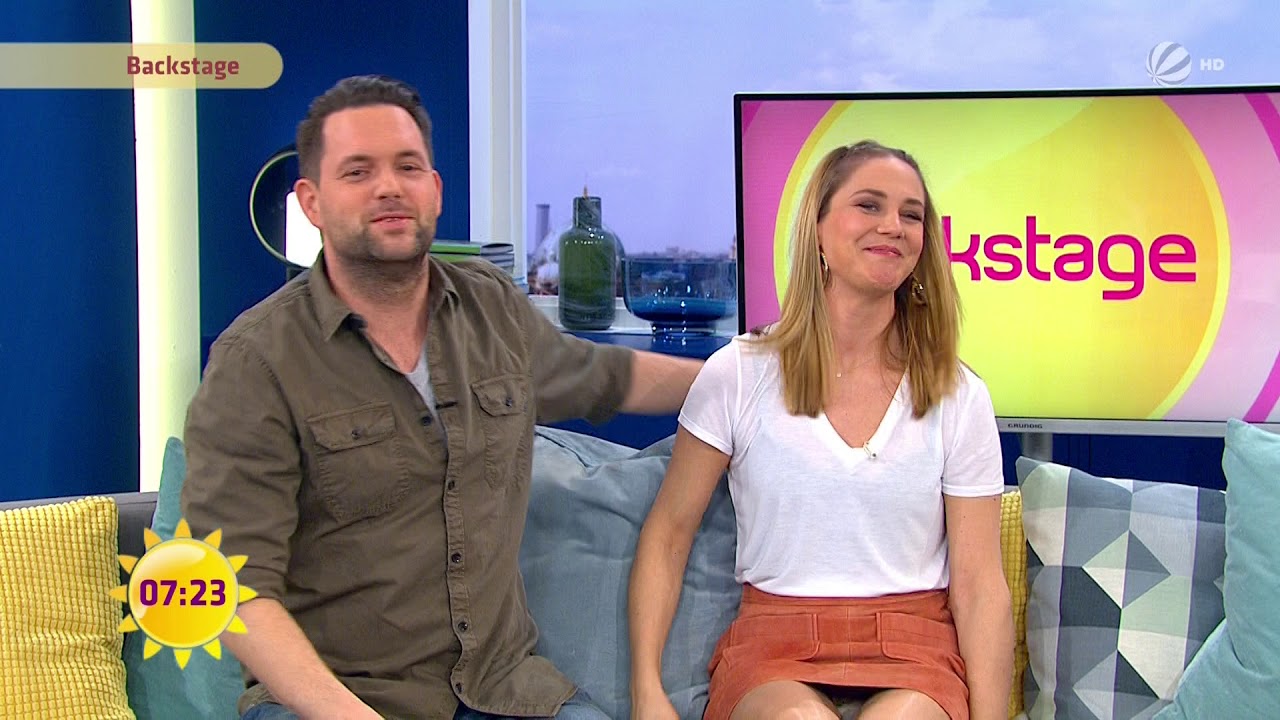 Alina Merkau - SAT1 Frühstücksfernsehen 29.01.2019 upskirt
