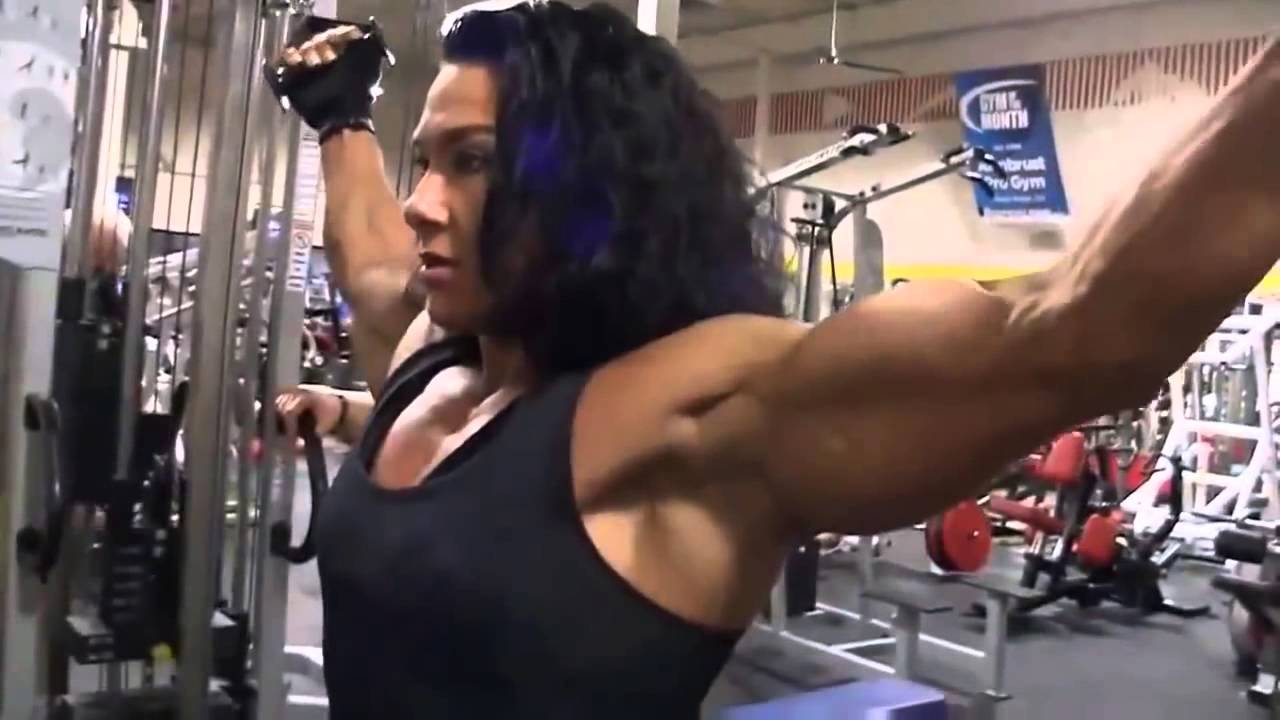 Alina Popa Arm posing | FBB | Female Muscle