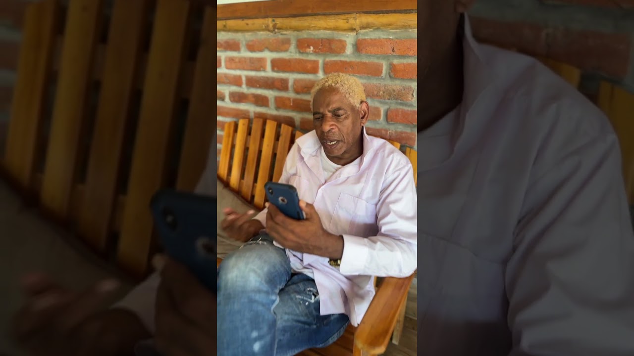 Always the restless friend #viralvideo #humor #shortsfeed