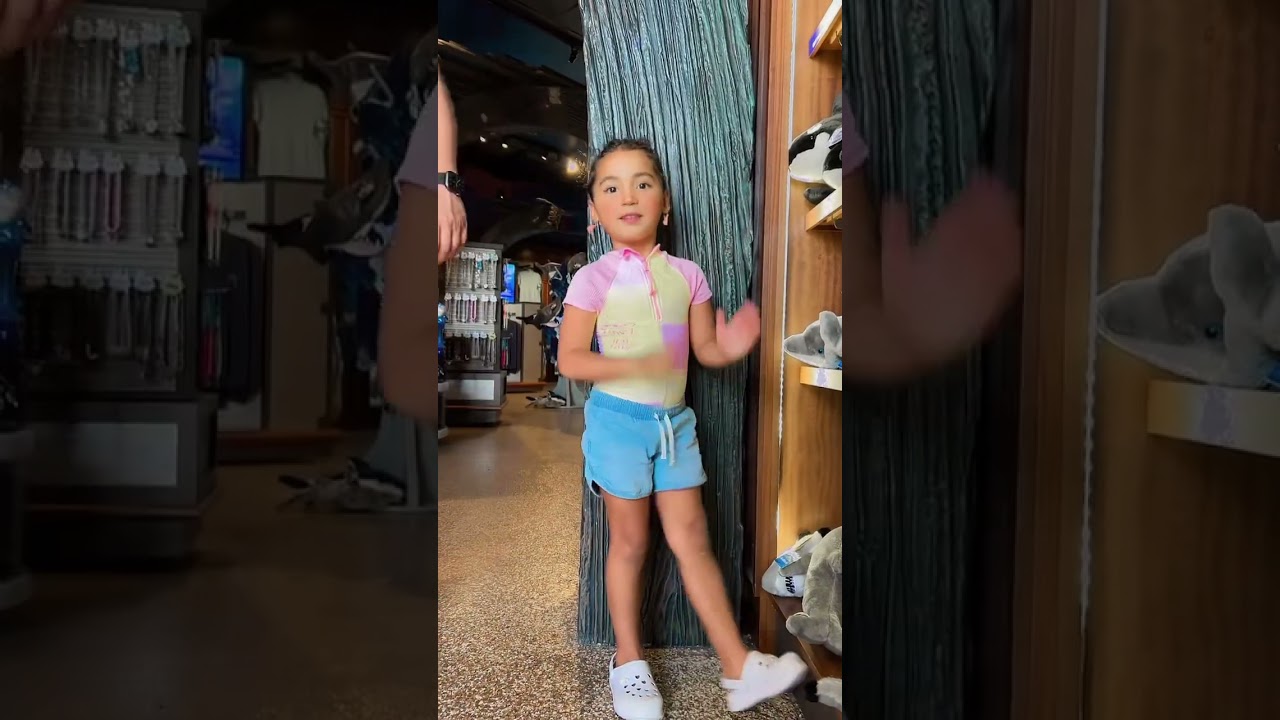 Amanda enseñándonos este famoso baile 😍✨ #shorts #tiktok #trend #kids
