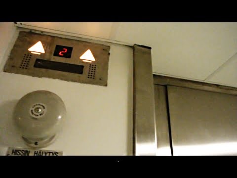 Amazing 1987 KONE M-series elevator @ Töölön Hospital in Helsinki, Finland