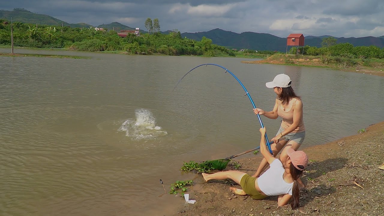 Amazing Fishing | Two Beautiful Girls Trying To Catch Giant Fish | Hook Fishing