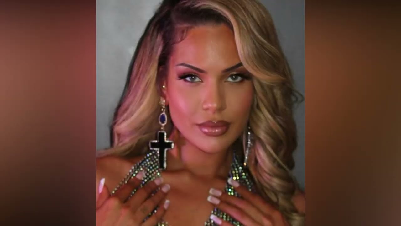 Amirah Dyme  Age, Height, Curvy & Plus Size Fashion Model  Facts Wiki Instagram