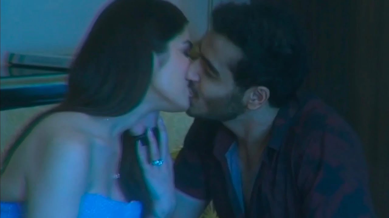 Amy aela all kissing scenes from 'oops ab kya'
