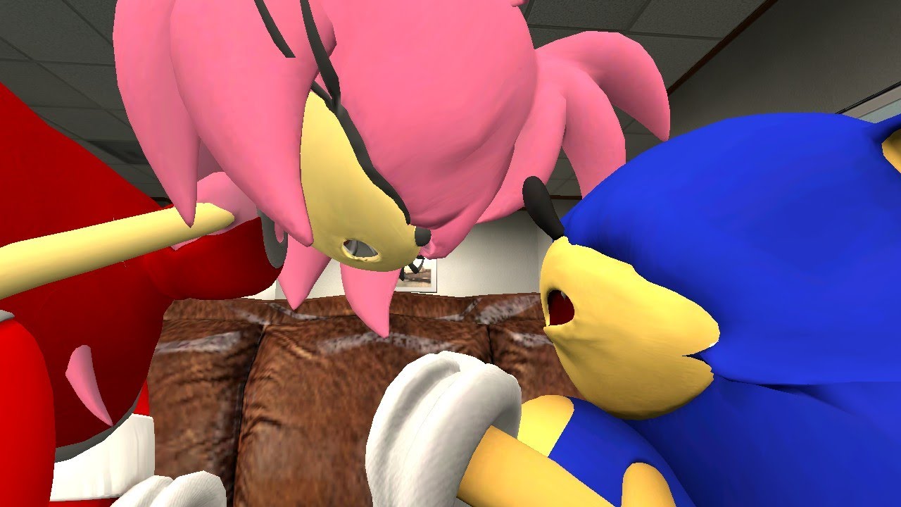 Amy megcsókolja Sonic-ot!