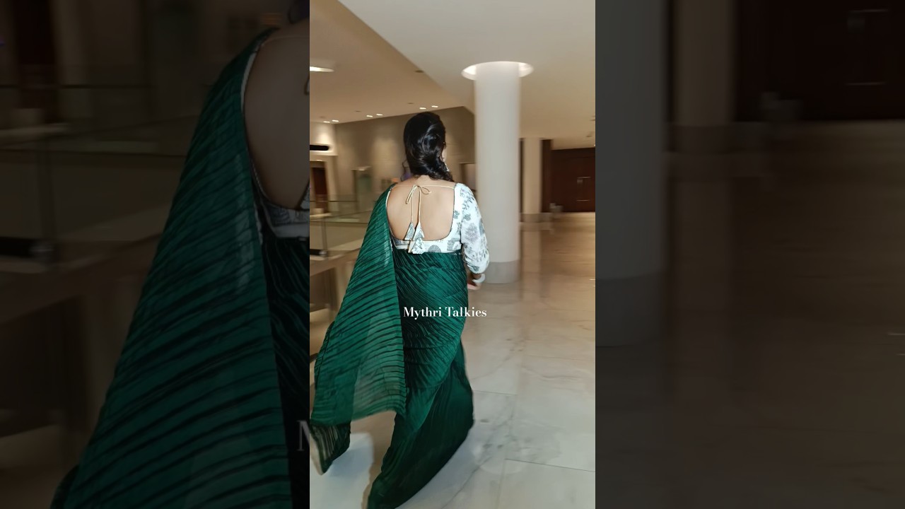 Anchor #manjusha Beautiful Looks In Sari #mythritalkies