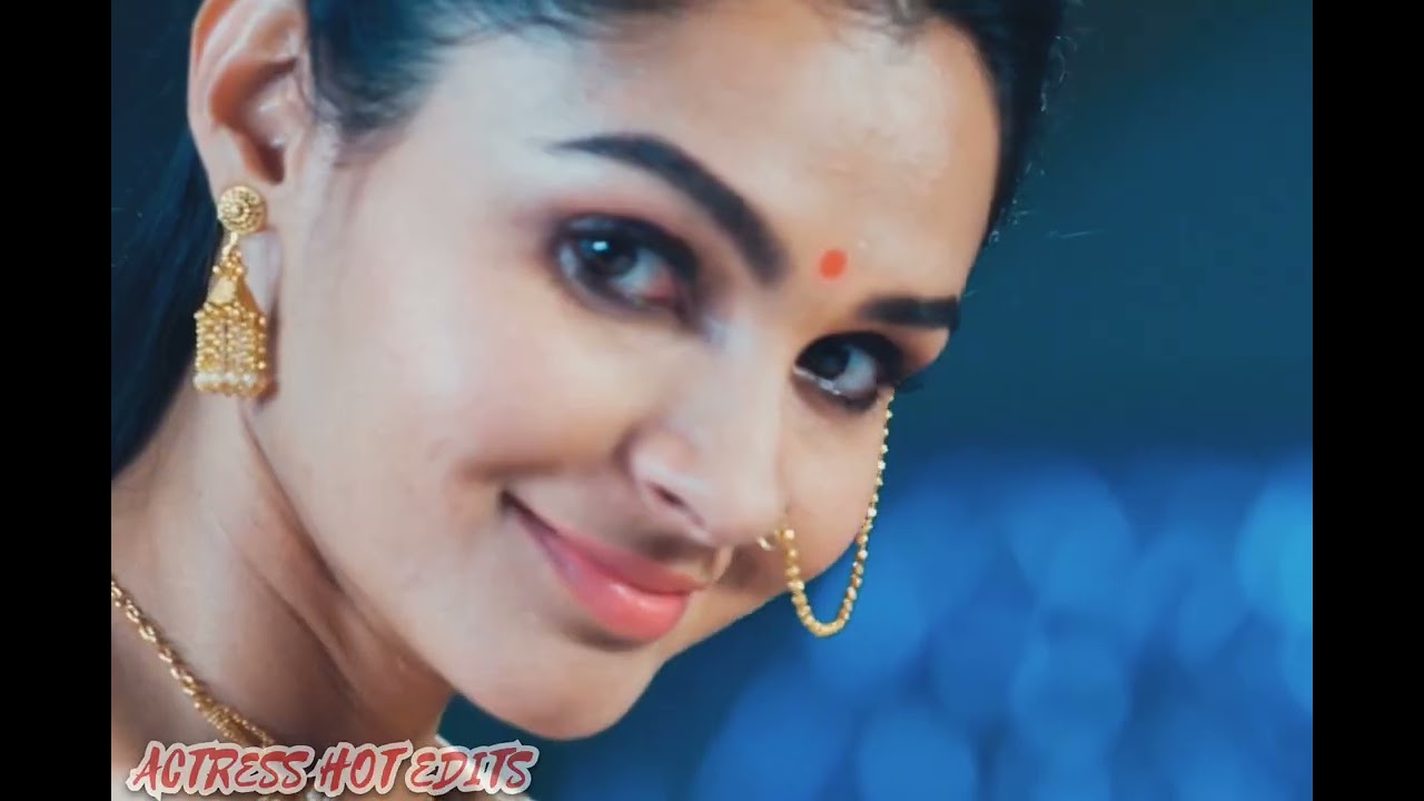 Andrea Jeremiah gorgeous face and milky body in Maaligai #andreajeremiah #actress #hot #cute #sexy
