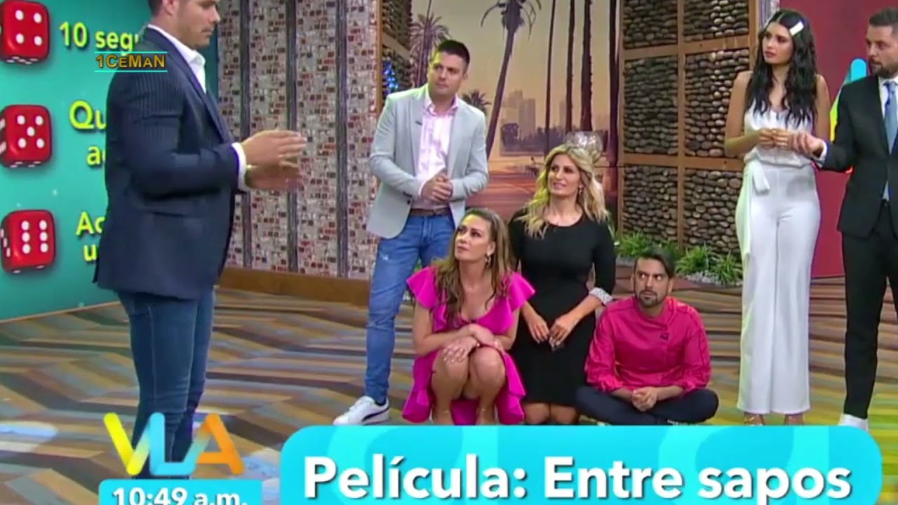 Anette Michel en cuclillas