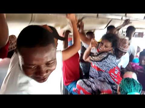 Angalia chura mpaka anavua nguo