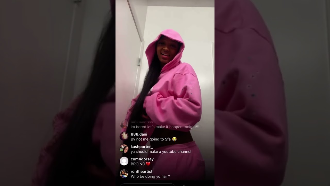 Angel Reese Twerking on IG Live 2025