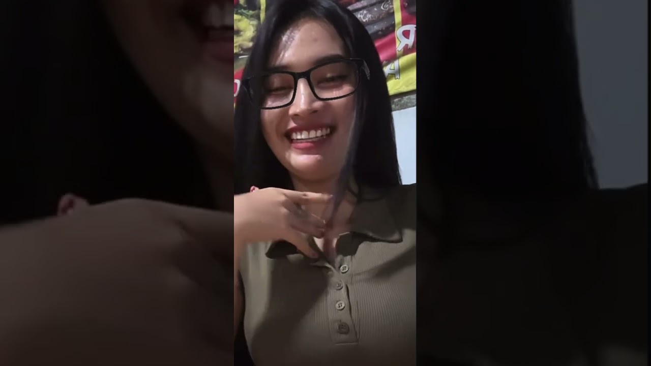 Anggun Cantika bareng cowok JUMBO GEDE HoTt seksi banget