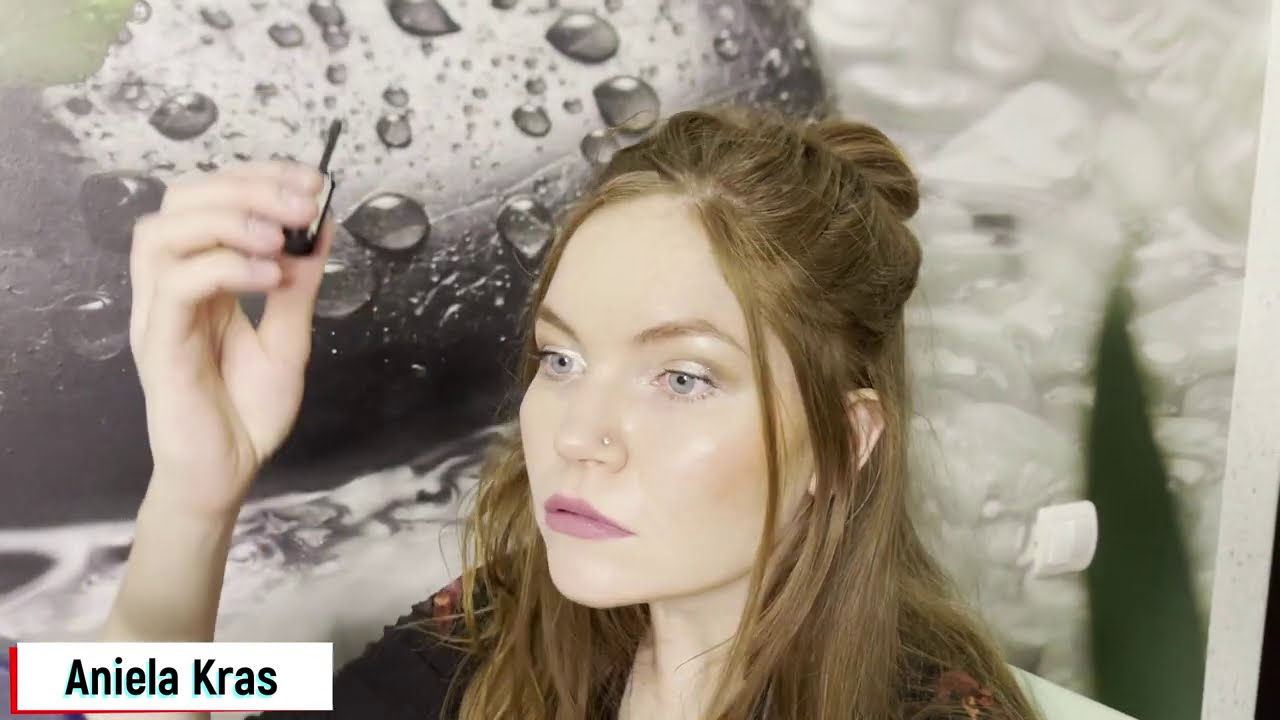 Aniela puts on makeup - Part 3