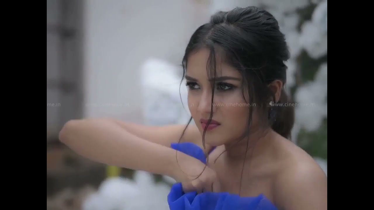 Anikha Surendran hot WhatsApp status video