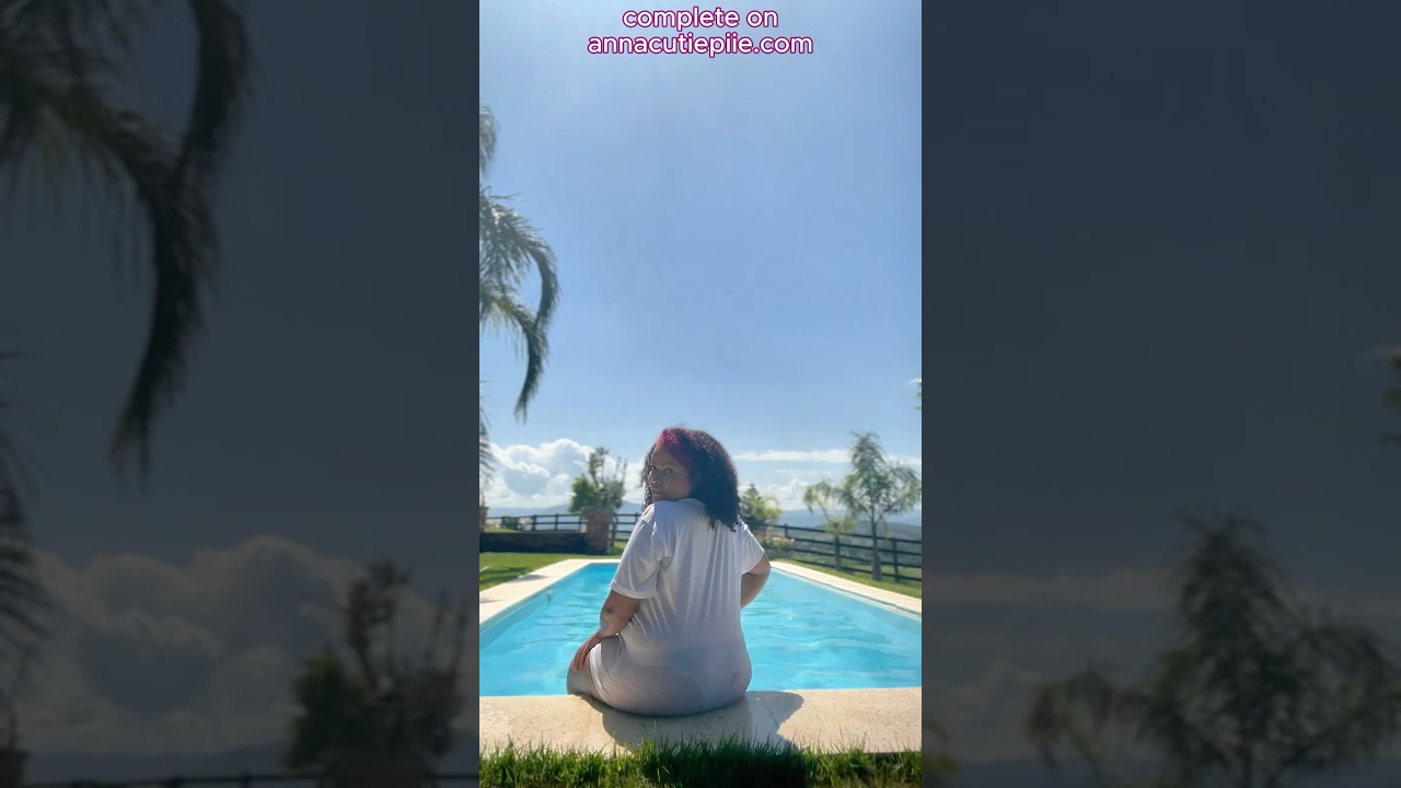 Anna Cutiepiie Farting like Crazy in the Pool 😳 #fart #farting