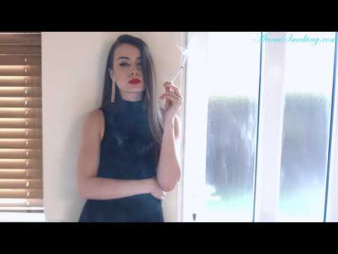 Anna Smoking Sexy