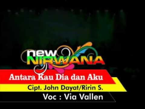 Antara Kau Dia Dan Aku - Via Vallen (Official Karaoke Video)