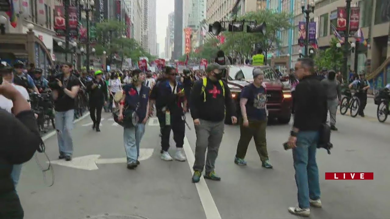 Anti-ICE protest marching through downtown Chicago - WGN News at 6