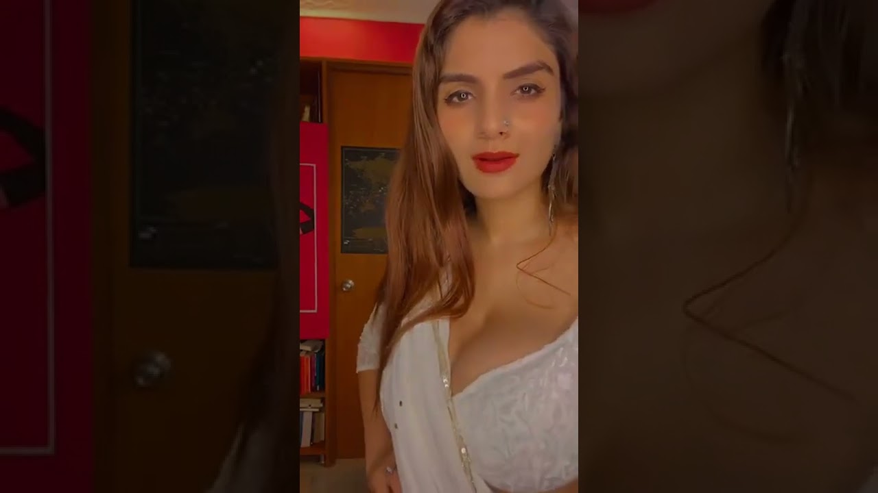Anveshi Jain actress hot boobs shows video