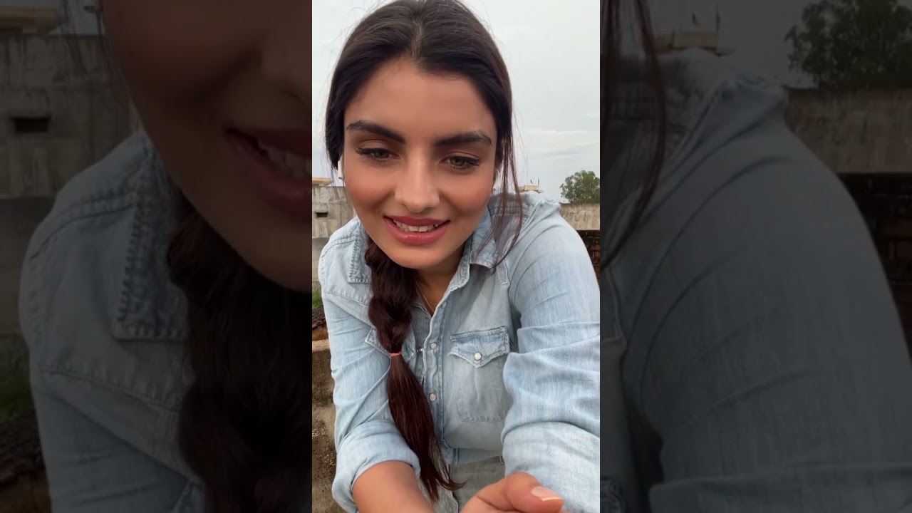 Anveshi jain hottest live ever in blue shirt 🎽🎽  in happy mood and having chats 😁😁