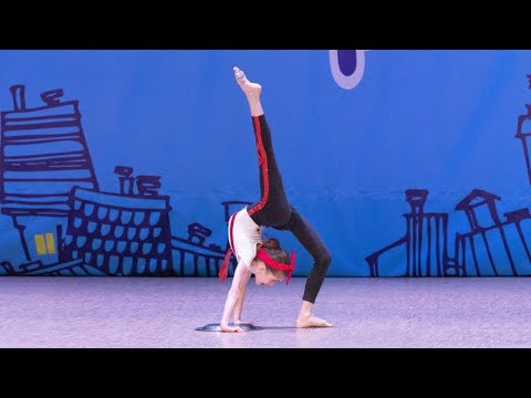 Anyahitt Summertime #danceperformance #summertime #dancer #contortion #flexibility #split