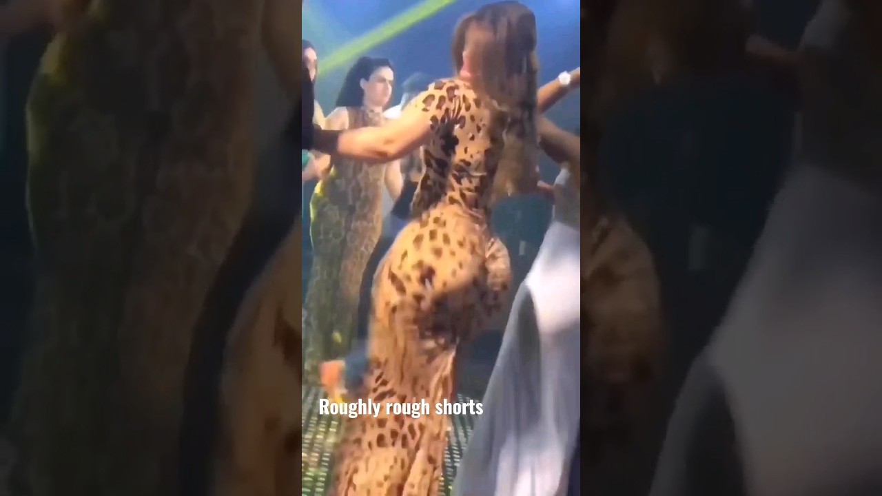 Arab Girls Twerk 🇦🇪 || #shorts #dubai #twerk