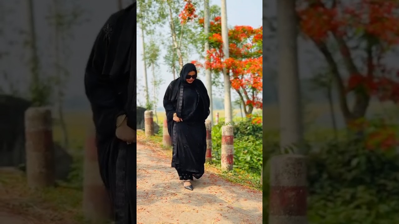 Arab women Candid feet sole
