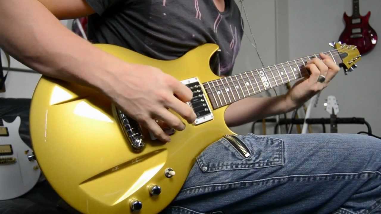 Aristides 020 - Gold - CLEAN Electric Guitar demo