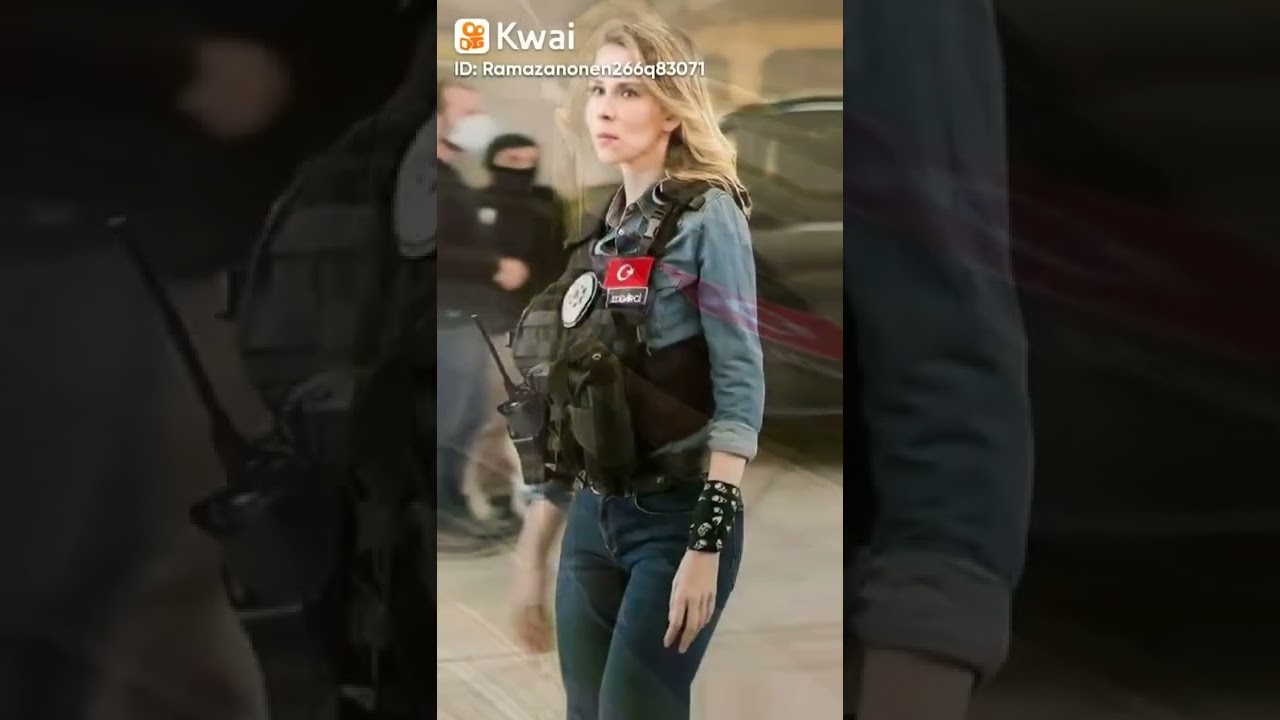 arka sokaklar selin yine havalı (selin komser ) en iyi pozlar