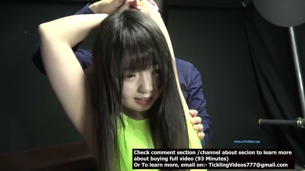 Armpits tickle and belly tickling swimsuit session with beautiful WEi