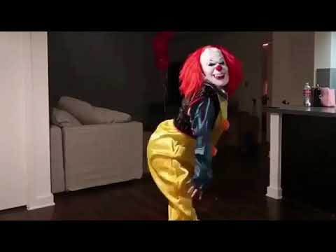 Ashley Ortega the  twerking Clown😂