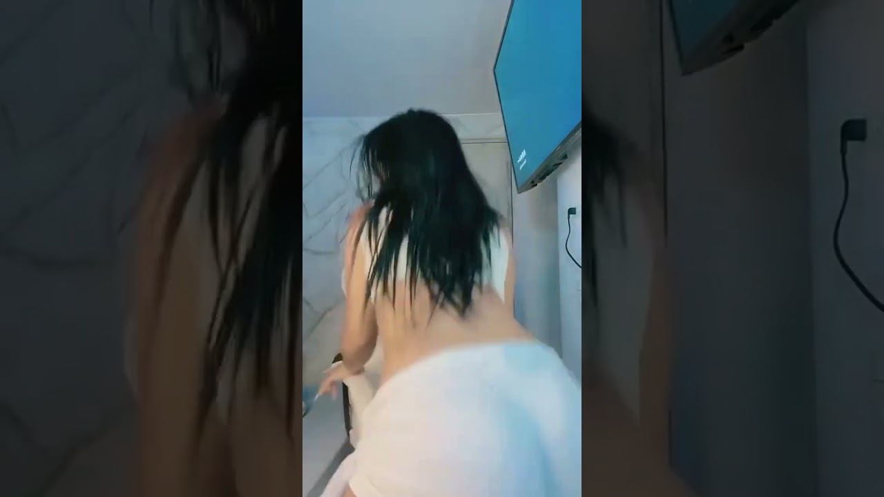 Asian girl Twerk