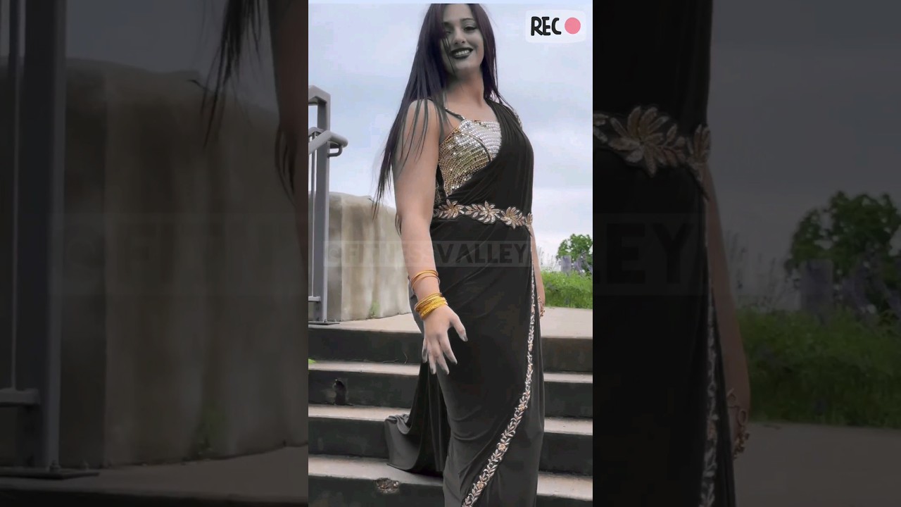 Asian GymCrush In Saree 