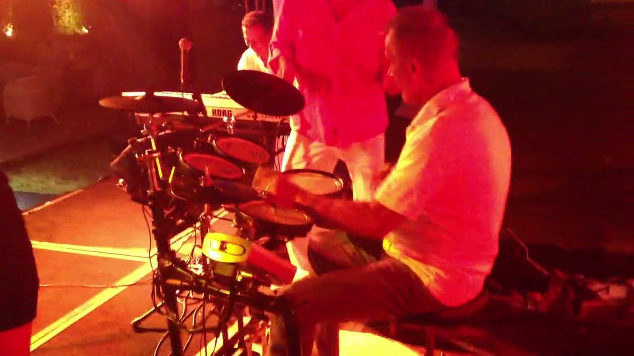 ASIM EKREN DRUM SOLO (turkish drummer)